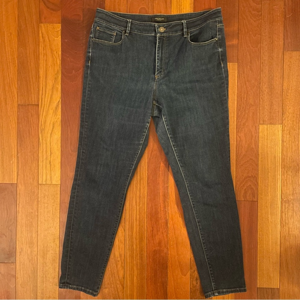 Ann Taylor Curvy Fit Dark Wash Skinny Jeans Size 12